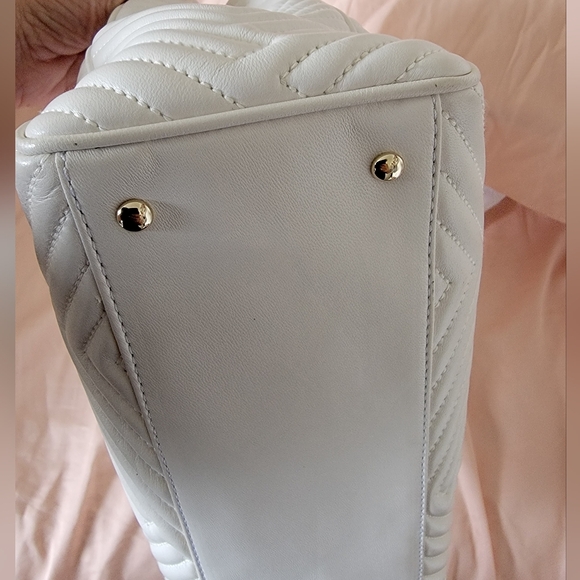 BALLY Manuela Diamond Quilted Handbag White Leather with Logo Tassel Charm - Picture 14 of 16